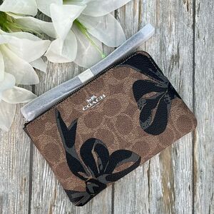 Coach Corner Zip Wristlet In Signature Canvas With Bow Print Bag Wallet Purse